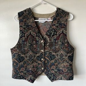 Vintage Tapestry Pattern Button Front Vest in Multicolor